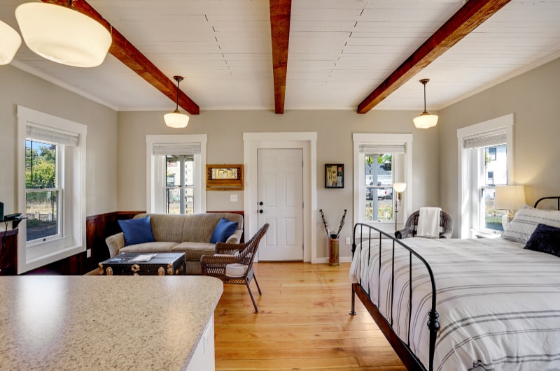 Building Photo - 731 SW Elm St