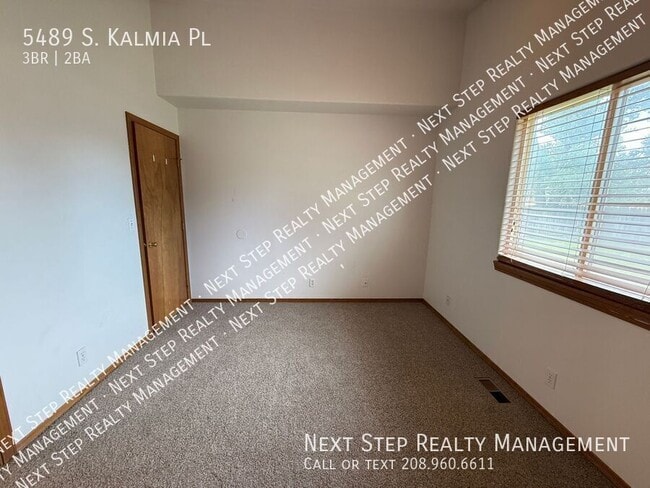Building Photo - 5489 S Kalmia Pl