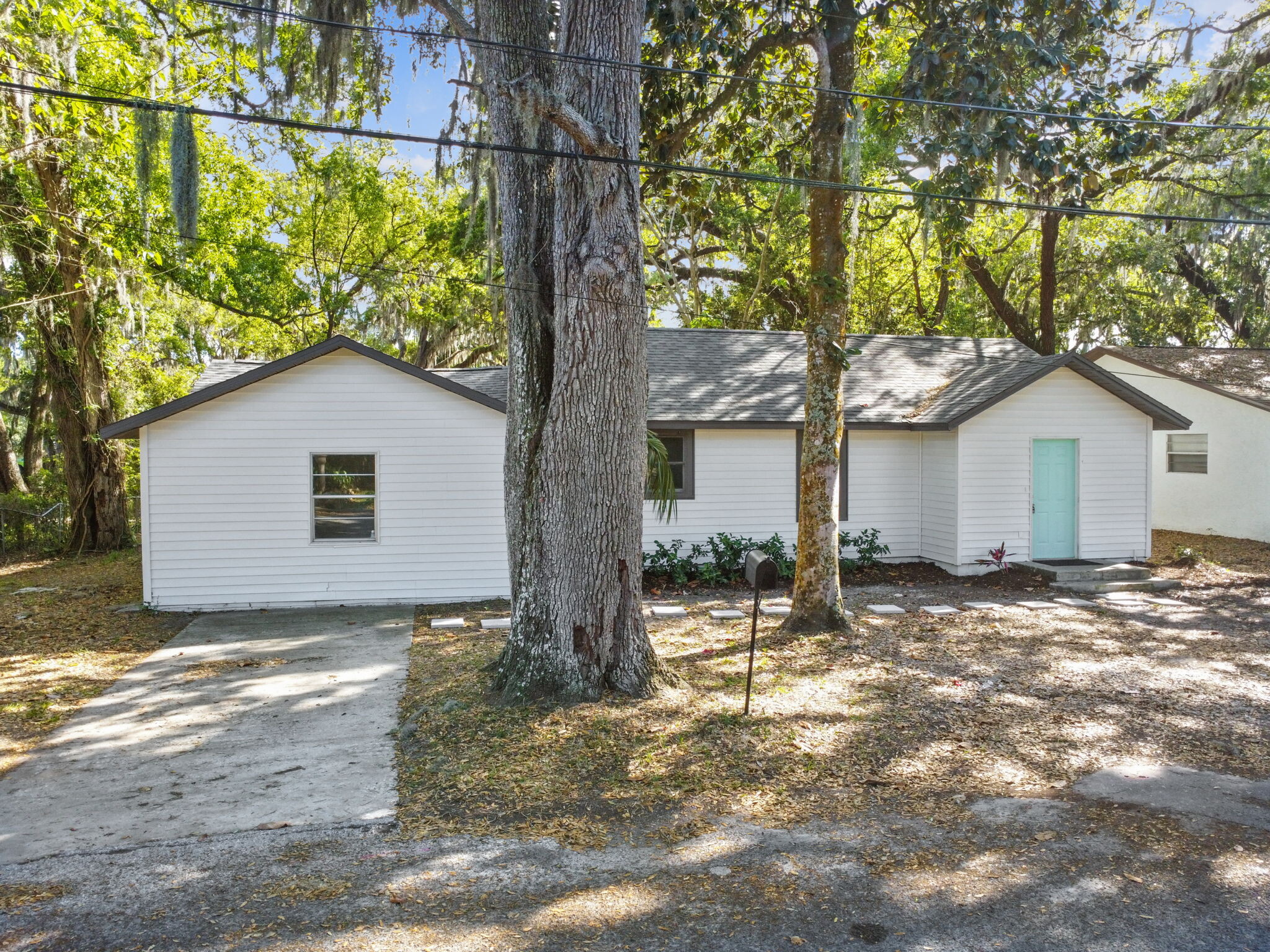 Building Photo - 5710 Kenwood Ave