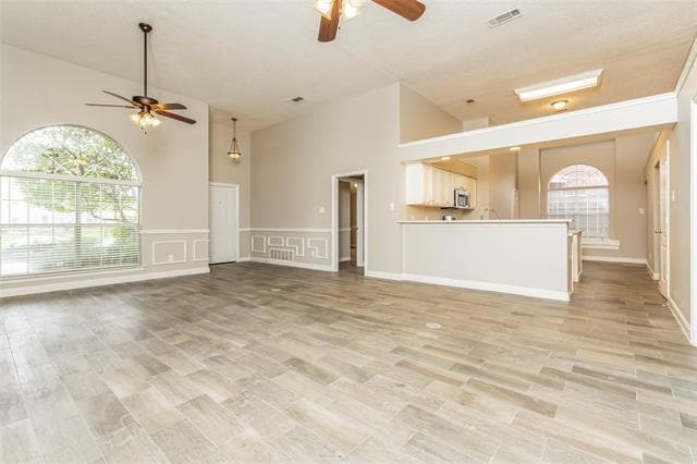Building Photo - 633 Fern Dr