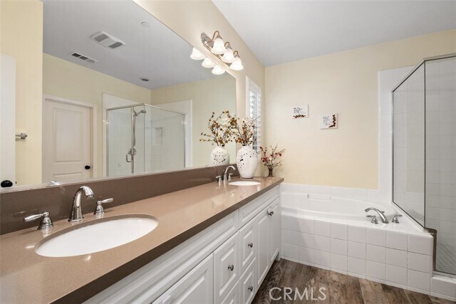 Building Photo - 3 Lavanda St