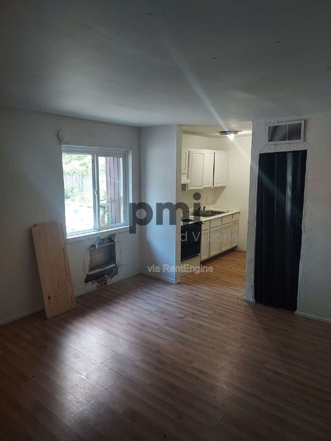 Building Photo - 904 W Macon St