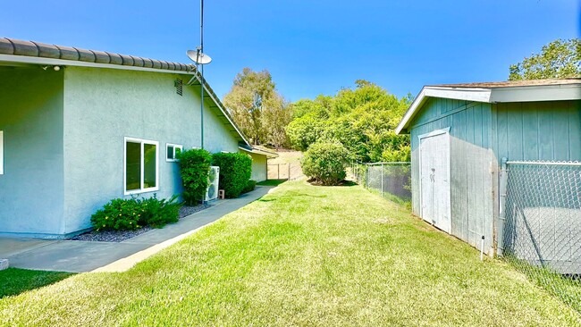Building Photo - Beautiful Ranch-Style, Single-Story, on Co...