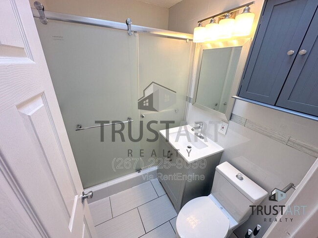 Building Photo - 217 Stevens St