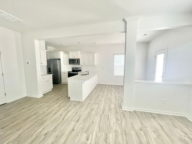 Building Photo - BEAUTIFUL 3 Bedroom Paired Home minutes from I-77 and I-40 - SPRING SPECIAL