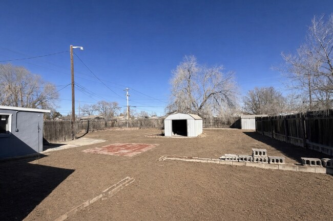 Building Photo - 2045 W 12th St