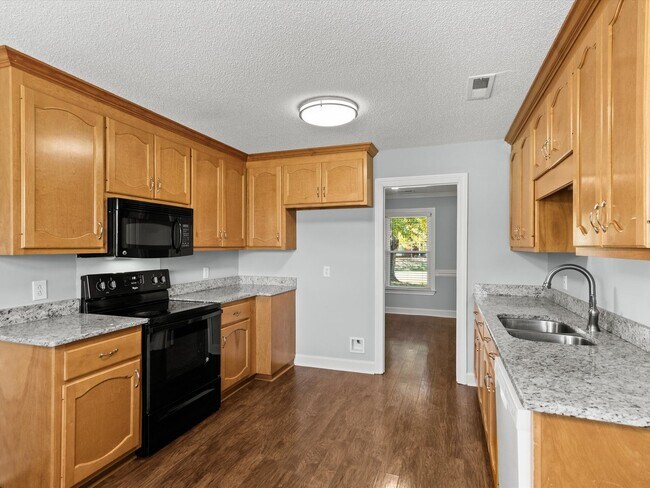 Building Photo - Great location in Harvest and only minutes...