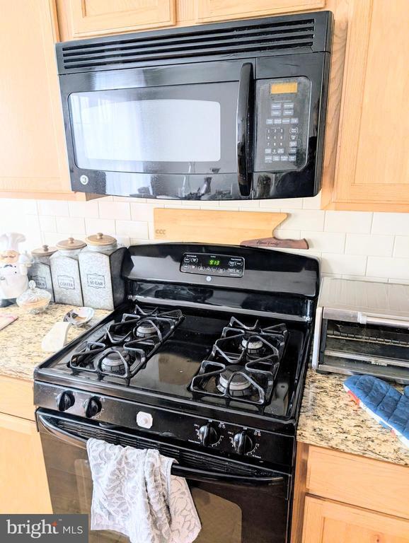 Building Photo - 9543 Center St