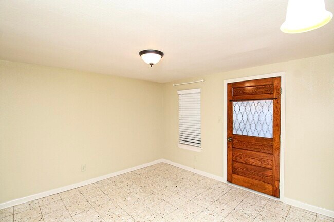 Building Photo - 2504 Clark Blvd