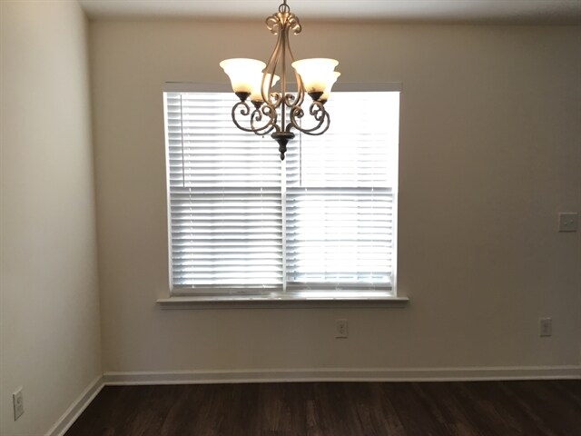 Building Photo - 5015 Croftwood Dr