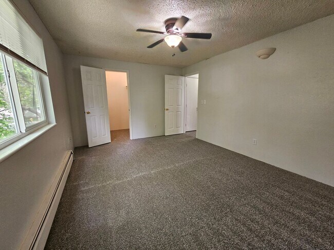 Building Photo - Serene 2 Bedroom 1 1/2 Bath Aurora Townhom...