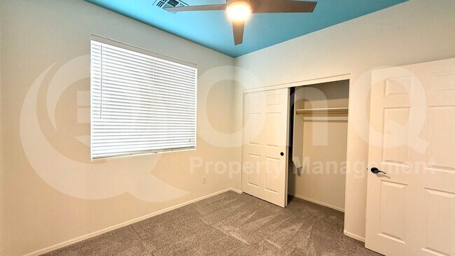 Building Photo - 4927 W Magdalena Ln