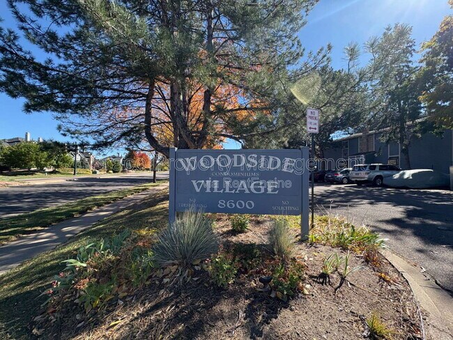 Building Photo - 8335 E Fairmount Dr