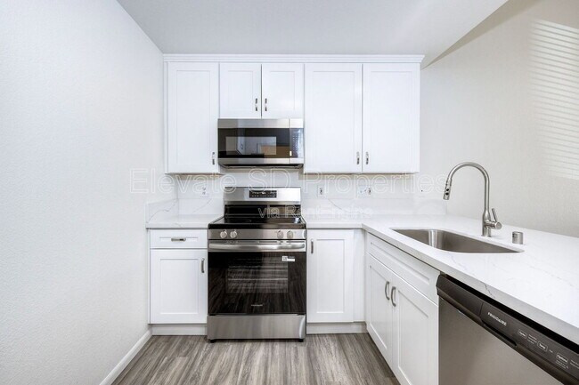 Building Photo - 9430 Winter Gdns Blvd