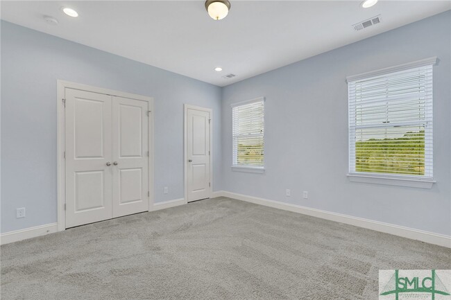 Building Photo - 116 Lake Lily Dr