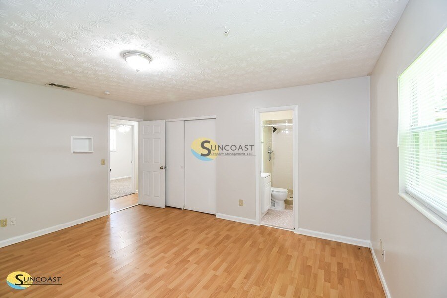 Building Photo - 4533 Jade Dr E