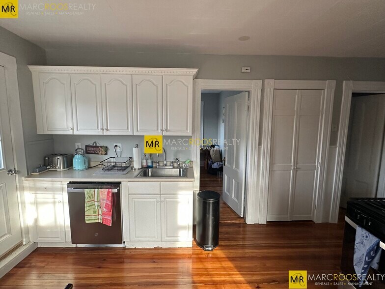 Building Photo - 144 Nonantum St