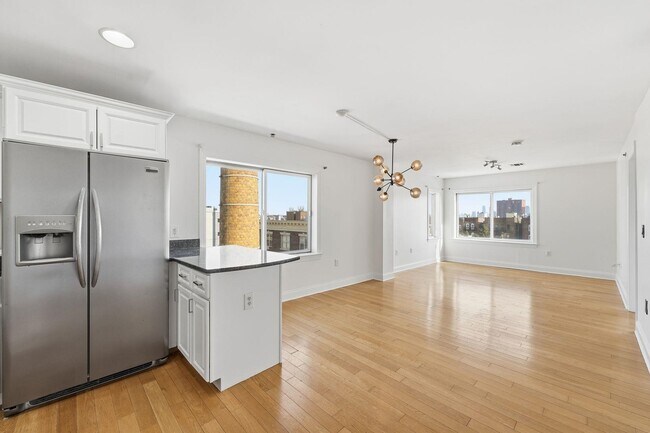 Building Photo - 5509 Madison St