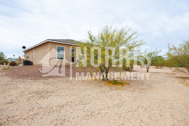 Building Photo - Beautiful New Home in Arizona City