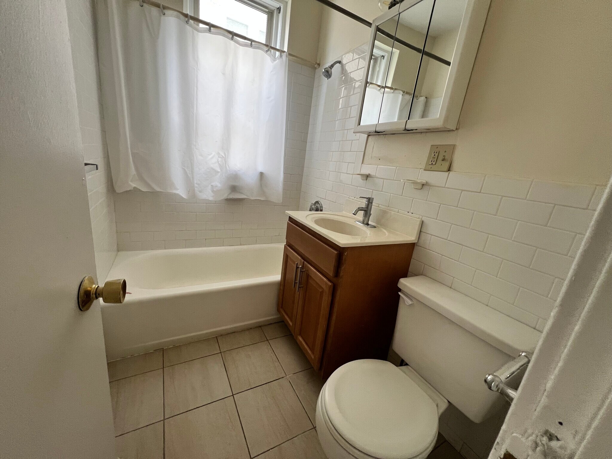 Building Photo - 128 Washington St