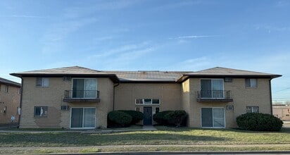 Building Photo - Spacious 1 Bed 1 Bath in the heart of Speedway!