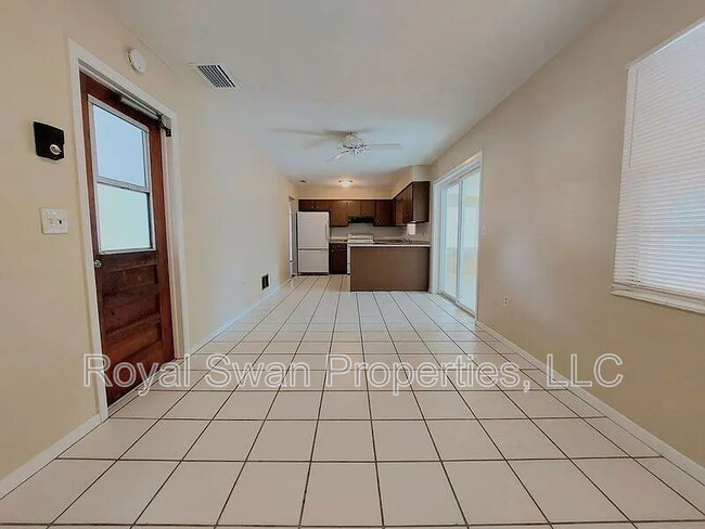 Building Photo - 4035 S Wellington Dr