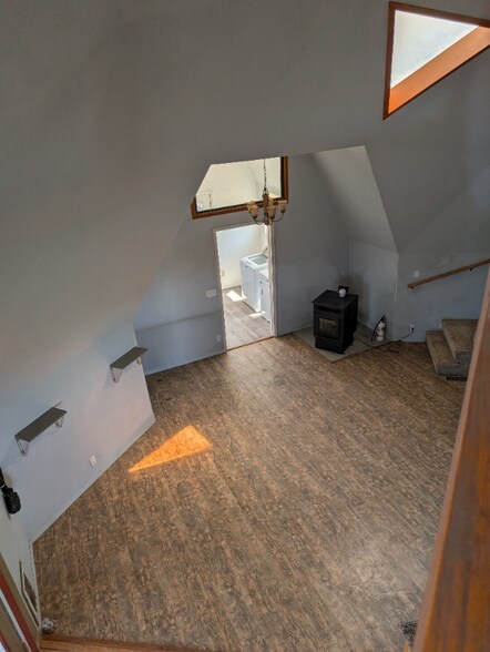 Building Photo - 65 Arabian Way