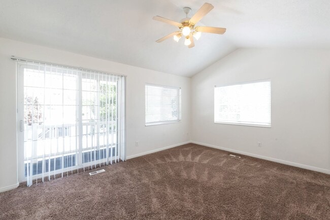 Building Photo - Peaceful Provo Row End Townhome