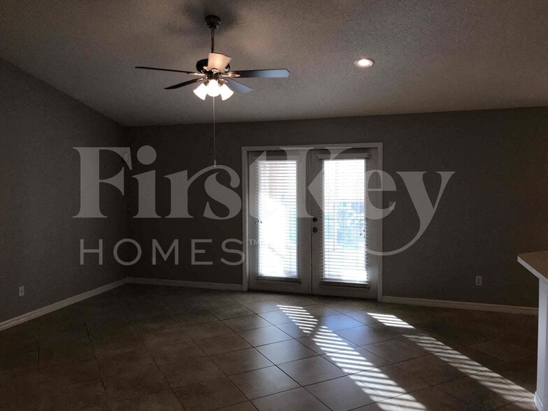 Building Photo - 1550 Golfside Village Blvd