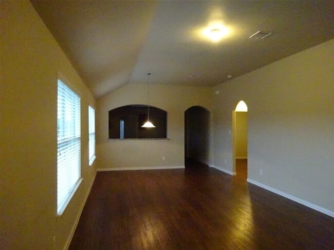 Building Photo - 2710 Bammelwood Dr