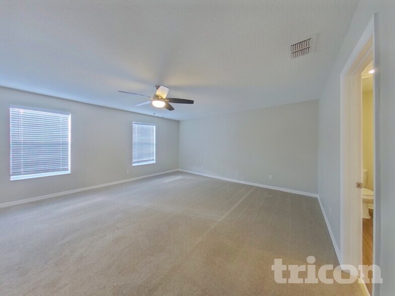 Building Photo - 345 Sky Valley St