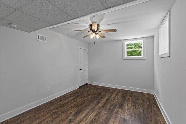 Building Photo - 11865 Hamilton Rd