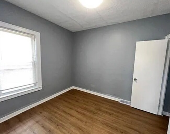 Building Photo - Freshly Renovated 3-Bedroom Home in South ...