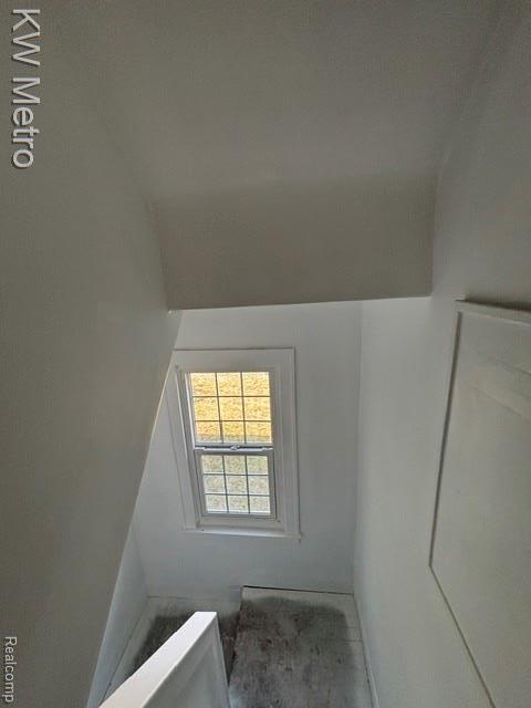 Building Photo - 2952 Elmhurst St