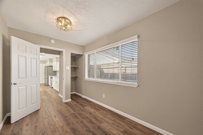 Building Photo - 17043 Coachmaker Dr