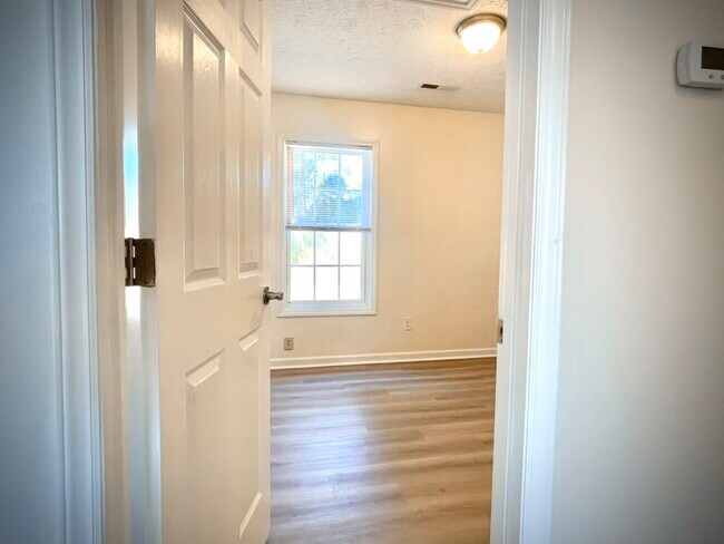 Building Photo - 1005 Gordon Woods Rd