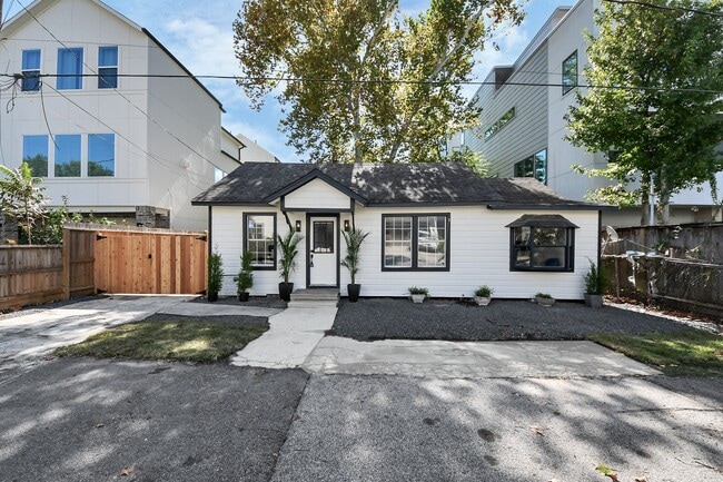 Building Photo - 4215 Eli St