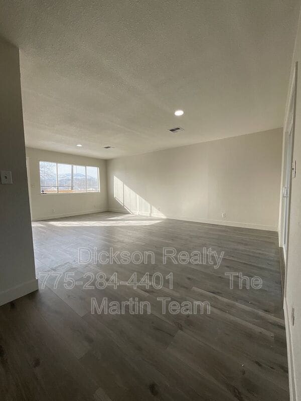 Building Photo - 1090 Barstow St