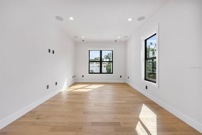 Building Photo - 3701 S Lynwood Ave