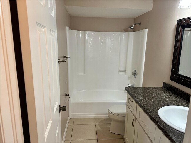 Building Photo - 1025 SE 24th Ave