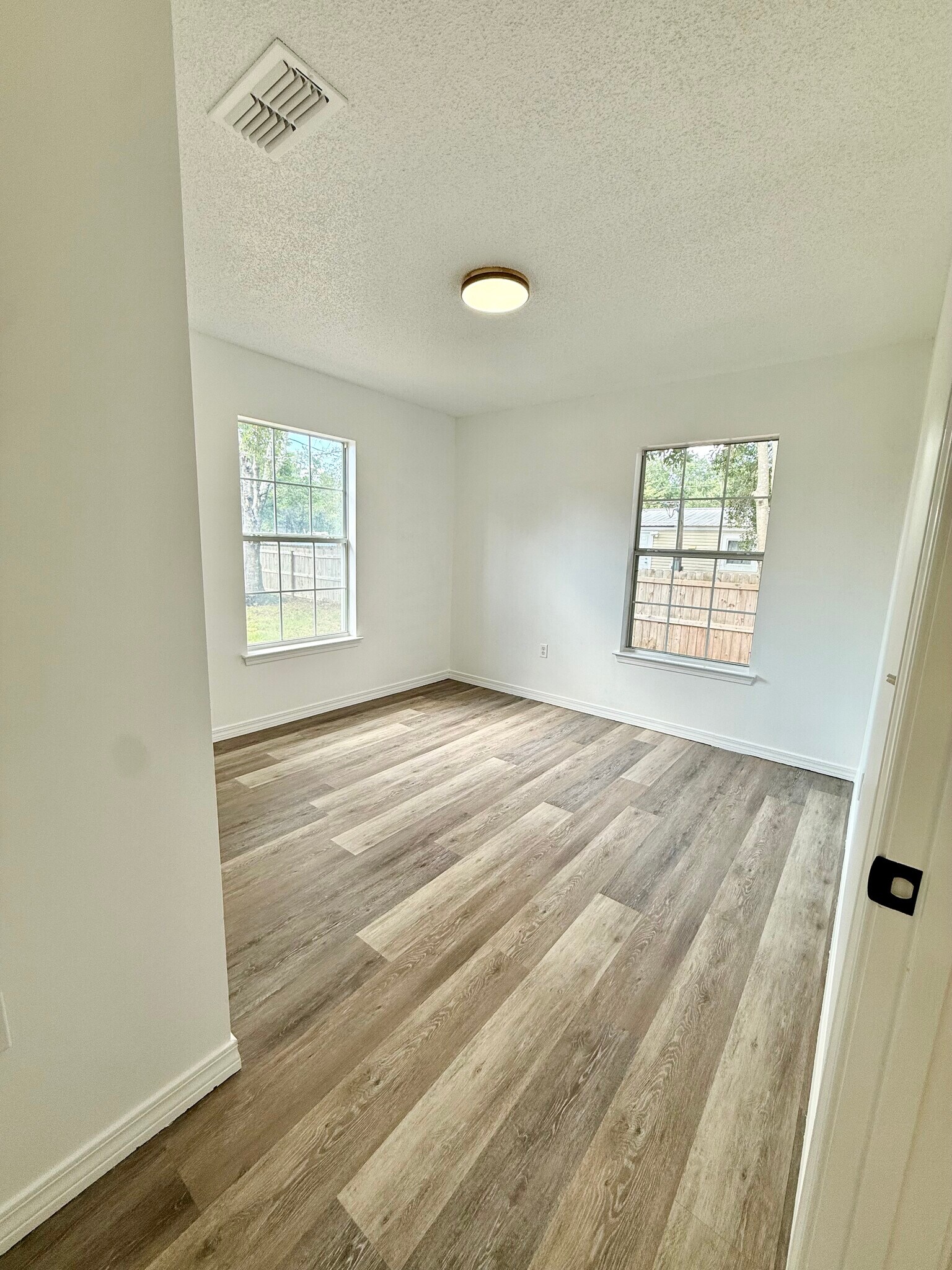 Building Photo - 3042 Tiffany Ln