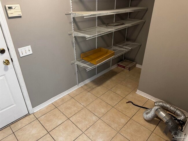 Building Photo - 9184 Arand Dr