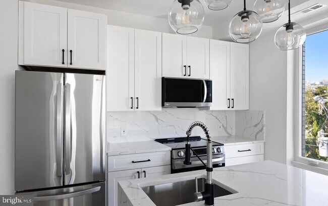 Building Photo - 30 Kennedy St NW