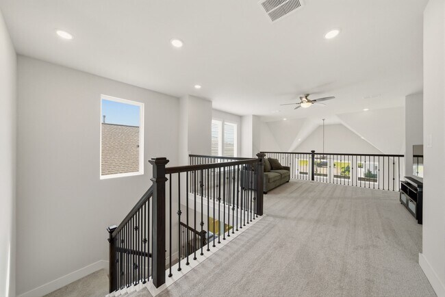 Building Photo - 26307 Camden Cyn Ave