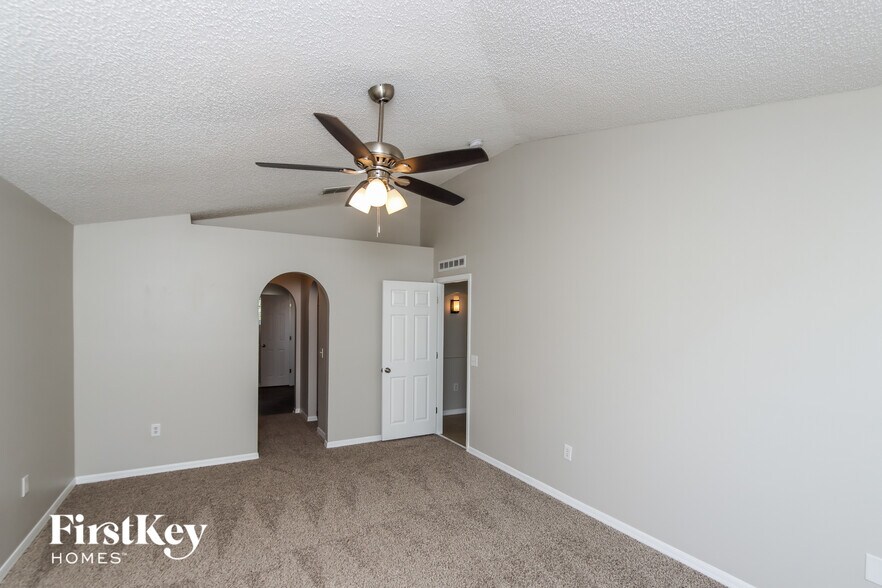 Building Photo - 1686 Whiting St SE