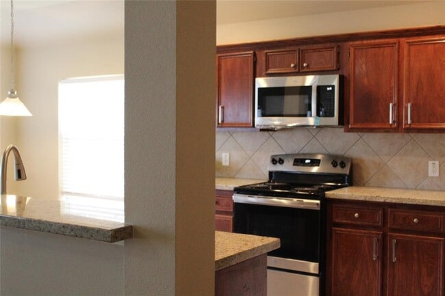 Building Photo - 22852 Lantern Hills Dr
