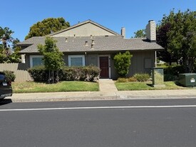 Building Photo - 1417 Marlin Ave