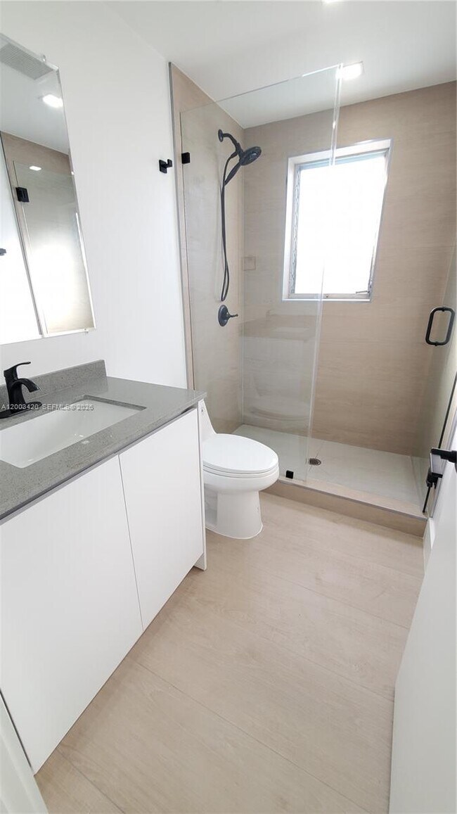 Building Photo - 215 Zamora Ave