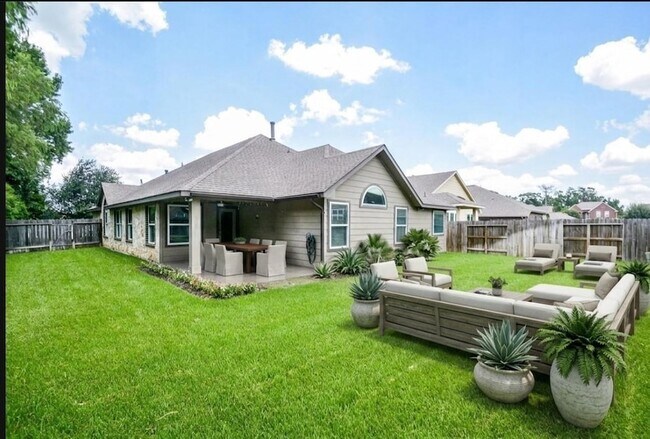 Building Photo - 7039 Villa Mountain Ln