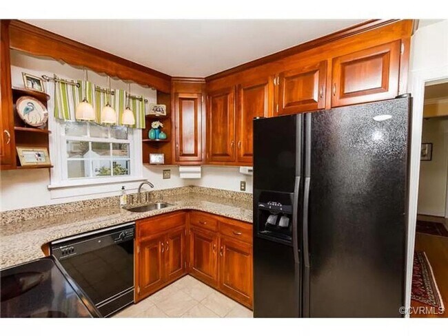 Building Photo - 3 BR / 2 BA Sunny renovated Cape Cod within walking distance to Bryan Park